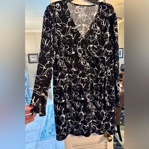 **SALE**Nine West Black and White Abstract Long Sleeve Dress